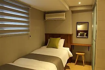Hotel Cleo Hongdae Seoul