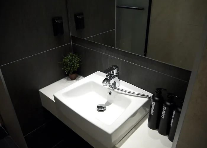 Hotel Cleo Hongdae 2*