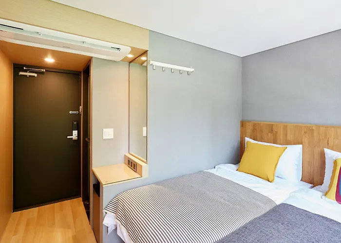 Hotel Cleo Hongdae 2*