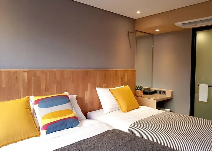 Cleo Hongdae 2*