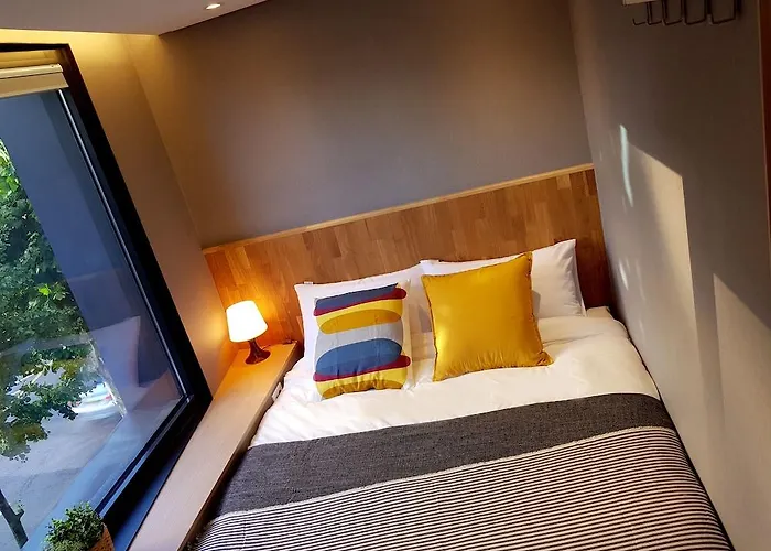 Cleo Hongdae Hotel
