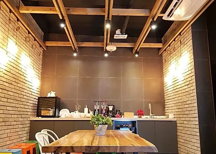 Cleo Hongdae 2*