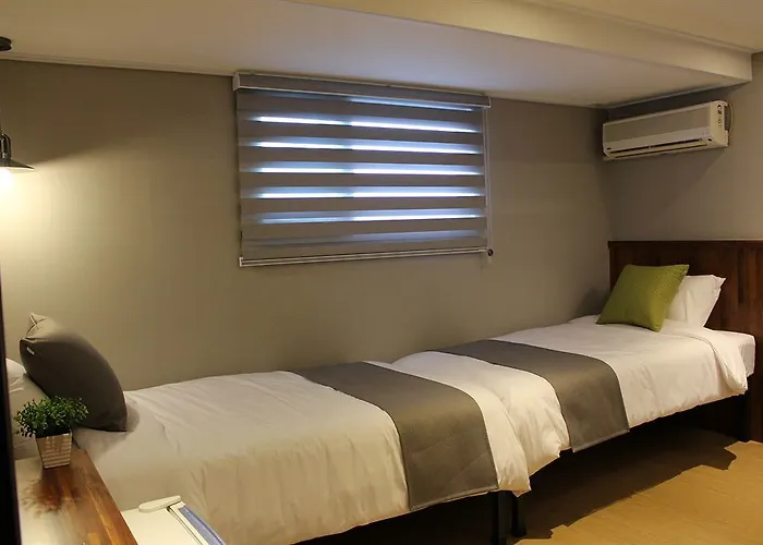 Hotel Cleo Hongdae 2*
